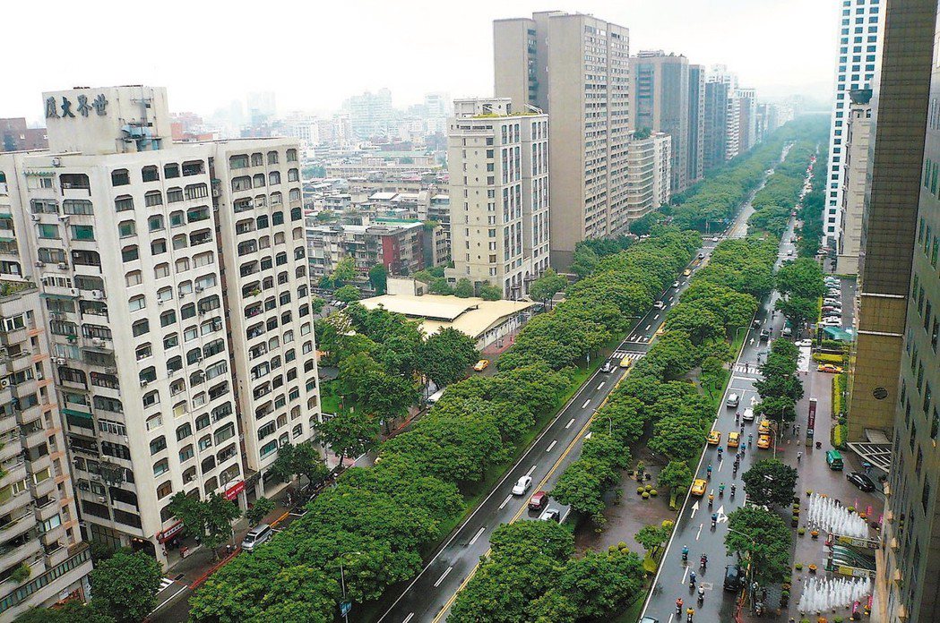 去年下半年房市復甦不如預期，不少投資客前進台北市大安區，持有不到一年就轉手。 報...