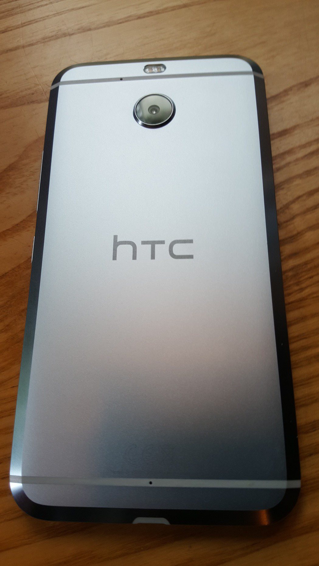 HTC宣布推出下半年度5.5吋旗艦機種HTC 10 evo。記者鄒秀明攝影