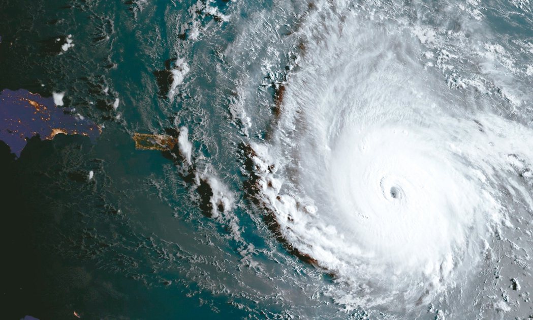 史上威力最強的大西洋颶風“厄瑪”(Irma)五日開始橫掃加勒比海東北部島嶼，預計...
