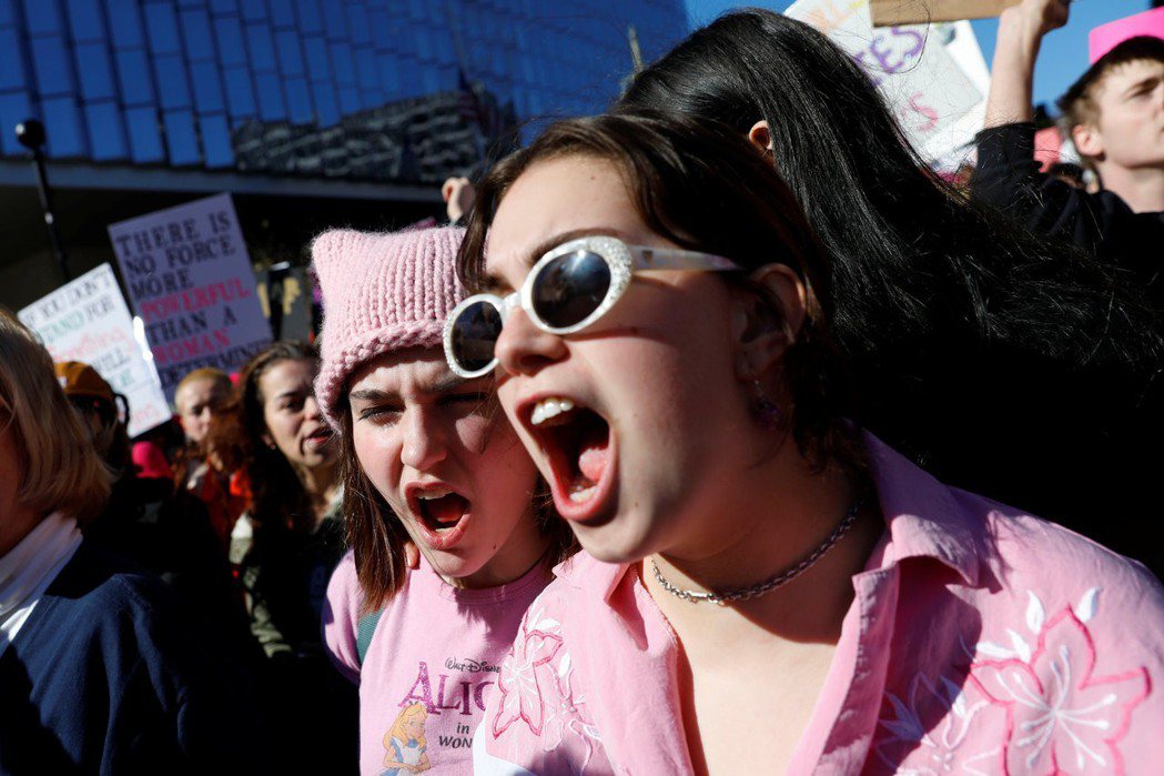 美國總統川普20日就職滿周年，他上台時引爆的「婦女大遊行」在全球各地再次浮現，有...