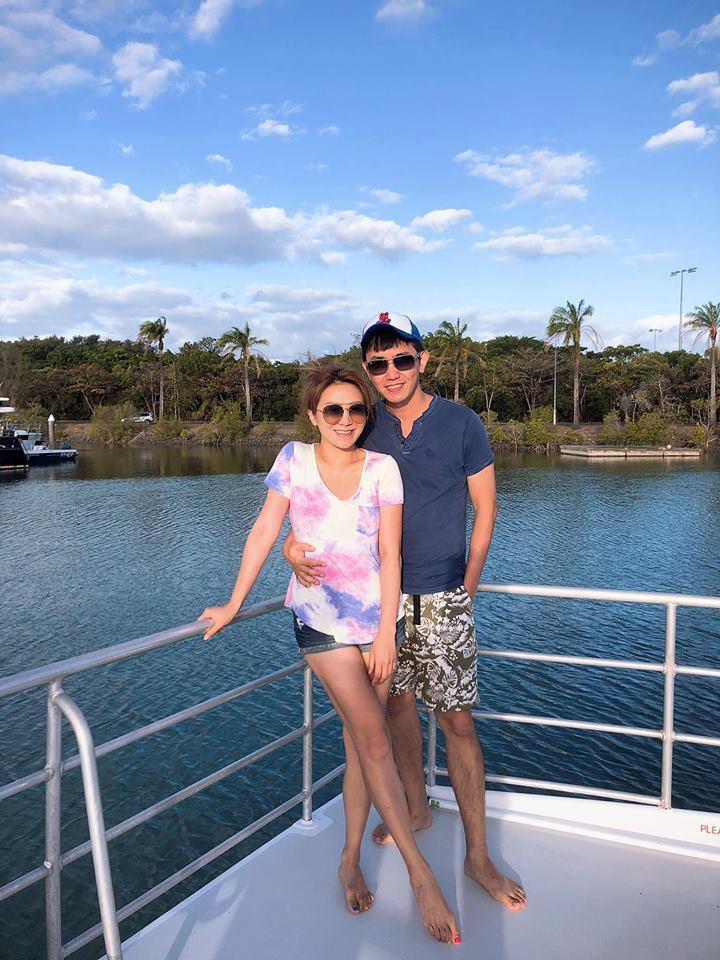 李佩甄(左)和老公一起赴澳洲度假。圖／李佩甄臉書