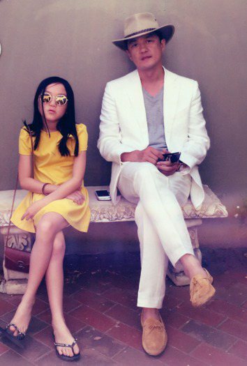 李亞鵬(右)的女兒李嫣(左)。圖╱摘自微博