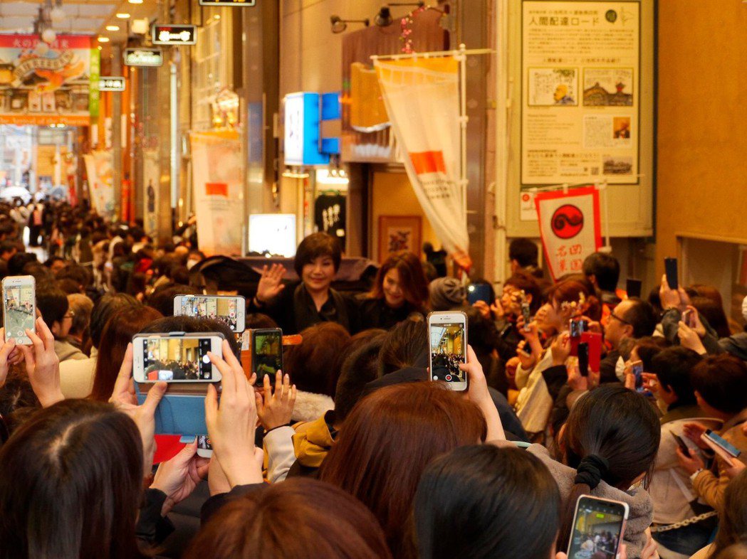 唐美雲受邀赴日本愛媛縣參加「愛媛國際電影節」，受到不少日本粉絲歡迎。圖／民視提供