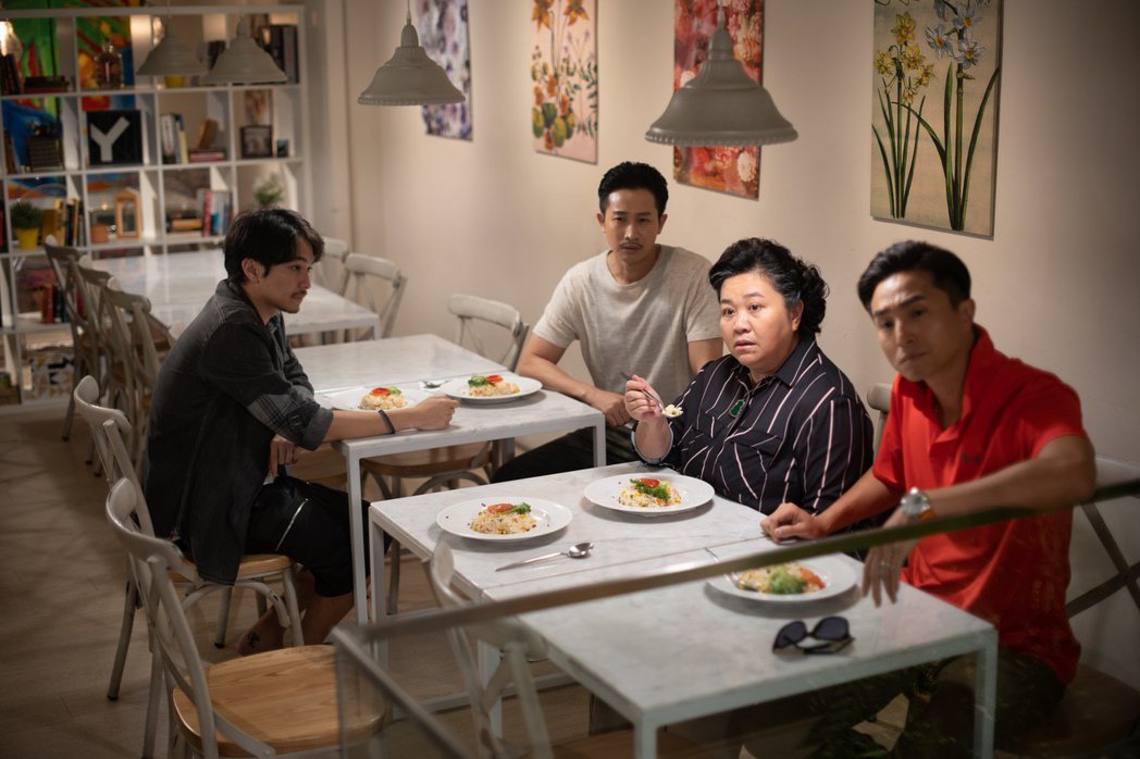 楊銘威（左起）、Darren、鍾欣凌、王少偉在「我的婆婆怎麼那麼可愛」戲中有爆笑...