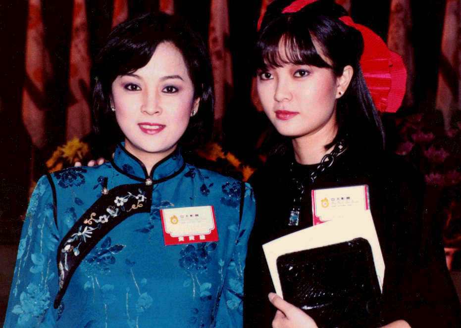 銀霞(右)、甄珍曾是演藝圈玉女姊妹花代表。本報資料照片