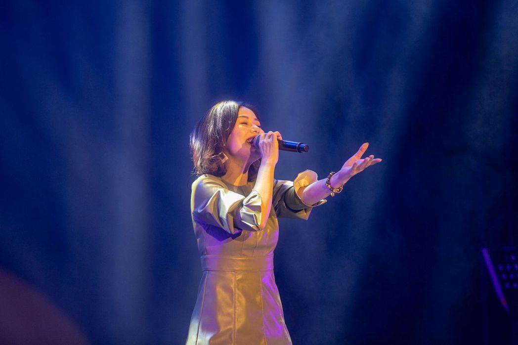 第1屆客家金曲獎最佳女演唱人劉平芳演出相當精彩。圖／典選音樂提供