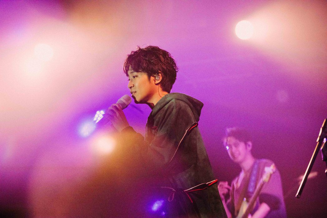 吳青峰舉辦「16葉」線上演唱會。圖／環球音樂提供