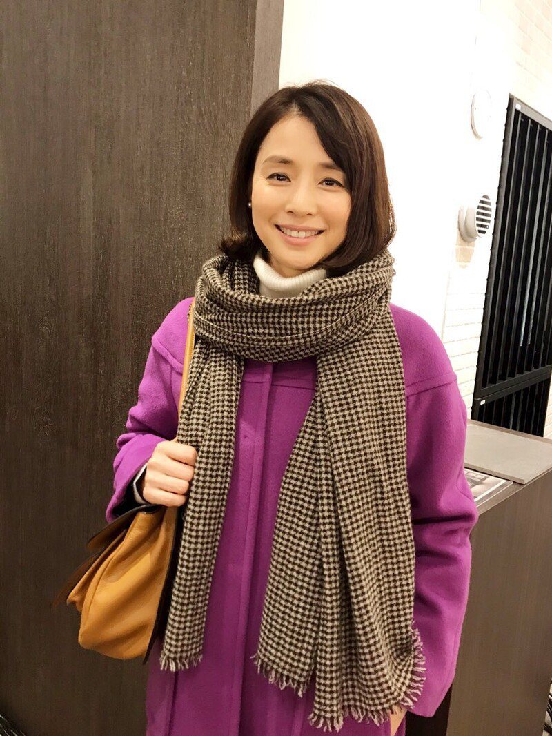 石田百合子在「月薪嬌妻」演出新垣結衣的小阿姨，她開心在IG直呼「都快流鼻血了」。...
