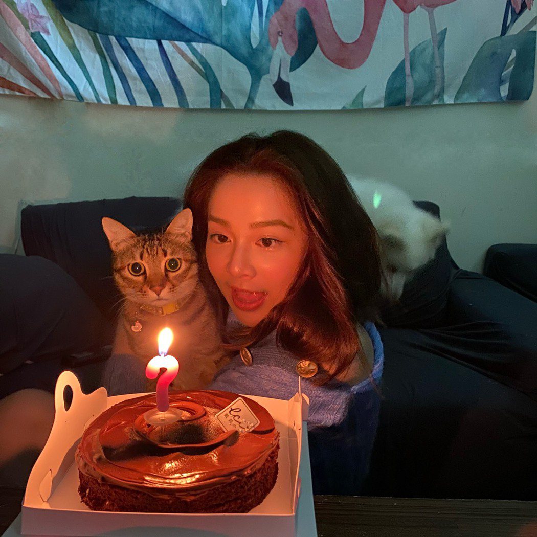 蔡祥生日時和貓咪一起慶祝。圖／「好好聽FM」提供