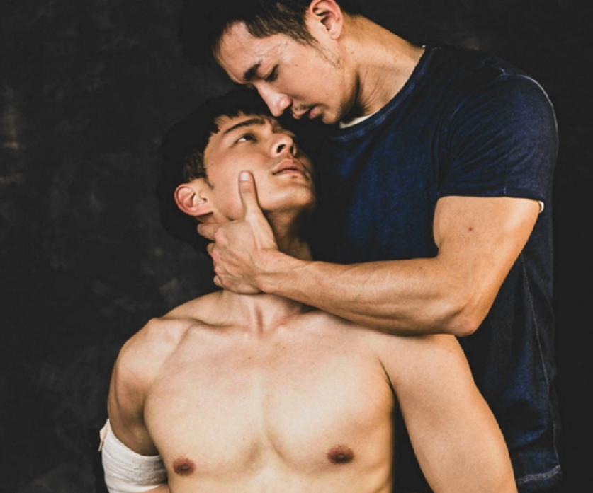 鍾岳軒（左）與劉道玄在「小光」中有虐心的感情戲。圖／GagaOOLala提供