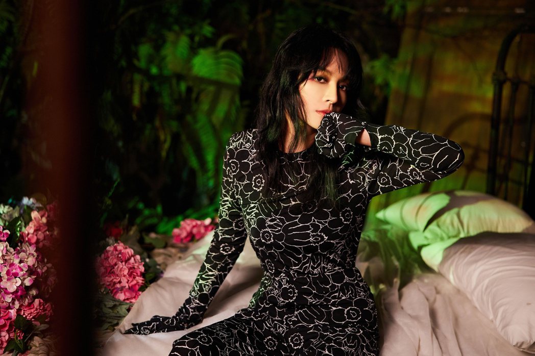 Faye詹雯婷釋出新歌「焚風」MV。圖／亞神音樂提供