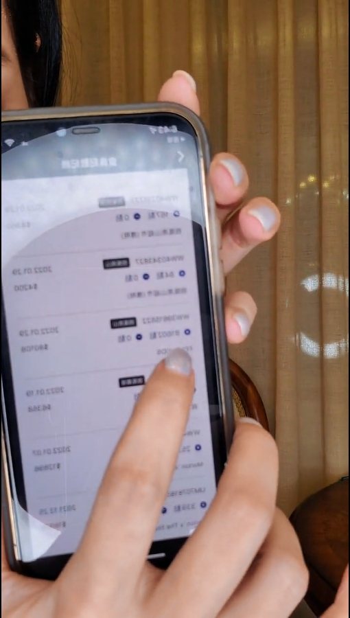 王思佳秀出會員app購置明細，證實買的帽子非赝品。 圖／擷自王思佳IG