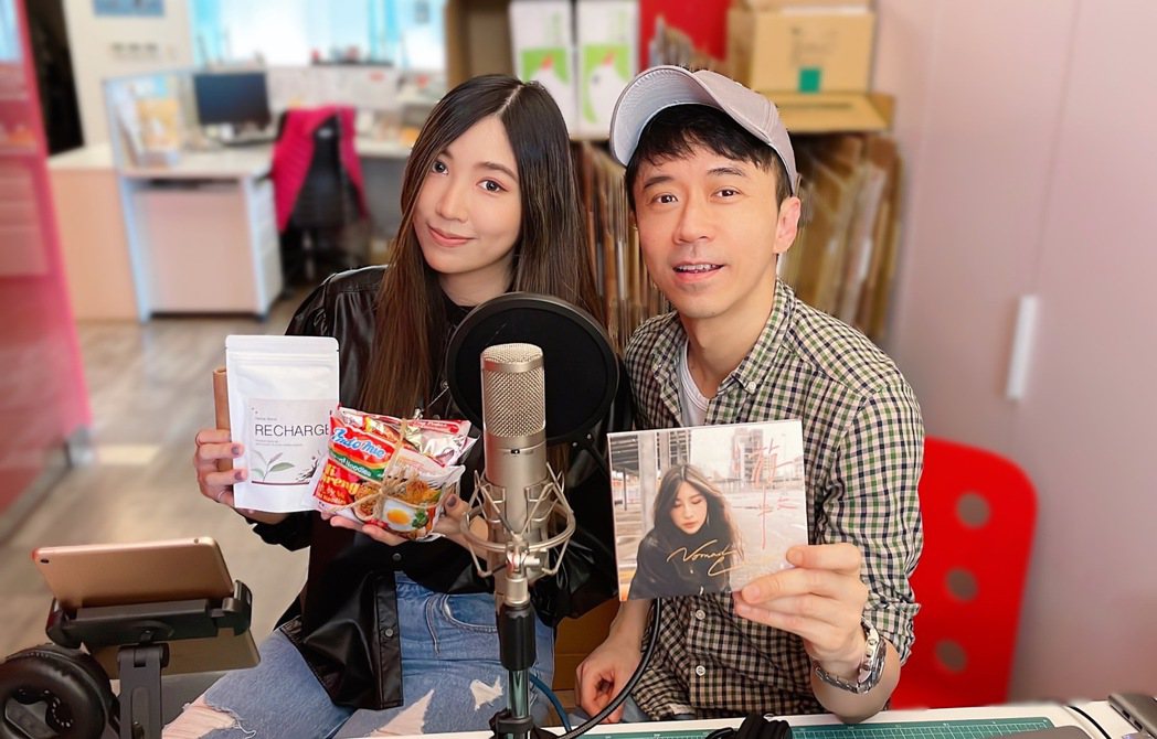 黃玠瑋（左）做客光良Podcast節目，光良憑demo美聲就毅然買歌盼合作。圖／