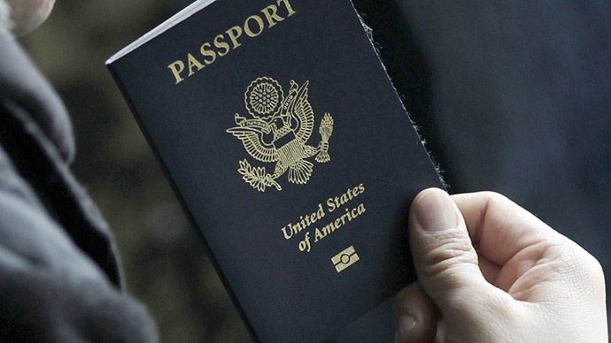 美國務院宣布，性侵兒童前科犯護照將撤銷，換發的新護照封面內頁將加註其前科。新措施...