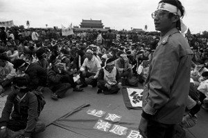 謝三泰／30年未完的任務：一名台灣攝影記者的天安門40天