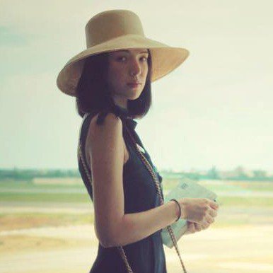 風一般的女子又出動！許瑋甯的機場時尚美得很文藝少女