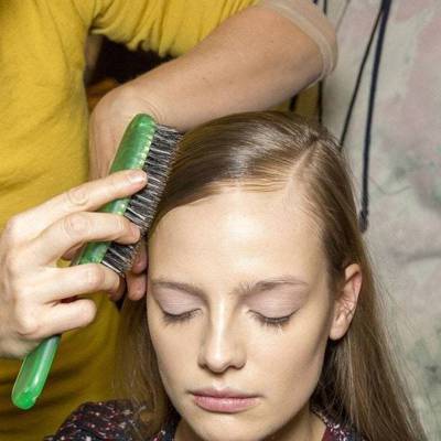 手殘不會用電棒？頭髮造型工具常見問題解惑，輕鬆5步驟教你快速完成捲髮造型！