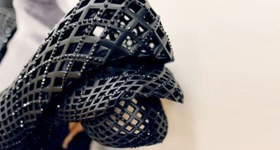 全球首件「3D列印」服 舞孃性感演繹