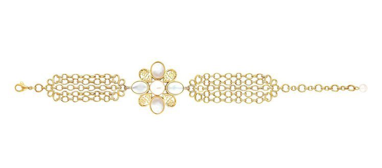 Perles Chaines 手鍊，18K黃金，鑲嵌8顆明亮式切割鑽石，2顆日本養珠及白色珍珠母貝。建議售價35萬5,000元。圖／香奈兒提供