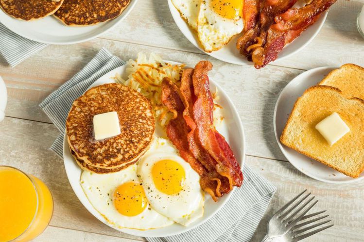 吃完早餐卻沒活力、感到疲倦？  營養師：10種錯誤早餐組合拖垮你的身體！