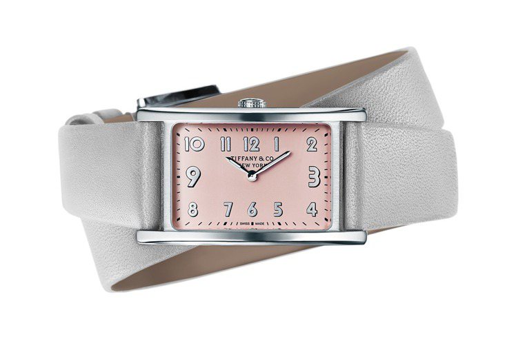 Tiffany East West粉紅表盤迷你款腕表，石英機芯搭配灰色小牛皮表帶，12萬元。圖╱Tiffany提供