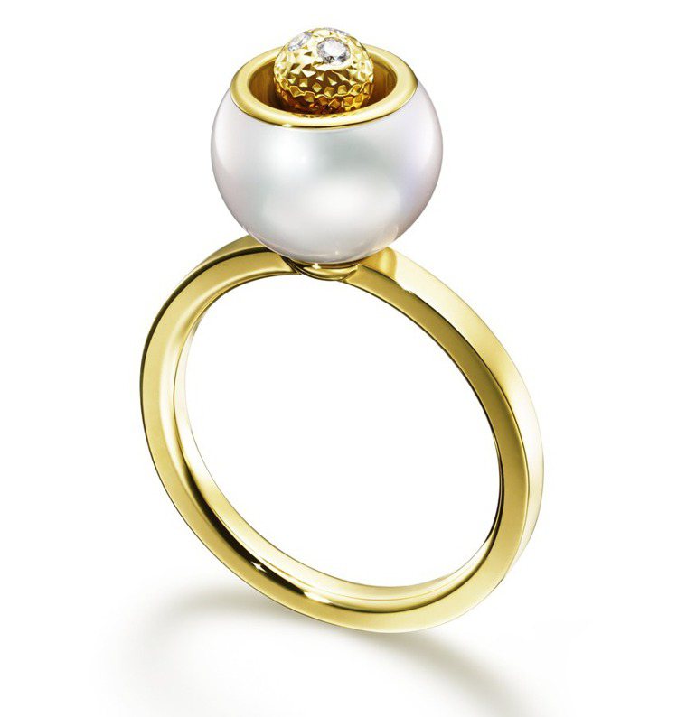 M/G TASAKI CUBIC PEARL珍珠黃K金戒指，71,000元。圖╱TASAKI提供