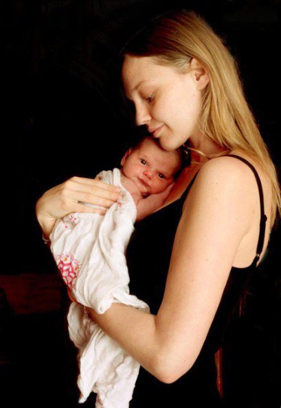 Sasha Pivovarova與女兒Mia Isis。圖／擷取自Twitter