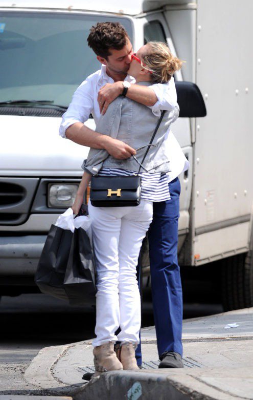 黛安克魯格和性格男友Joshua Jackson很喜歡當眾接吻。圖／達志影像