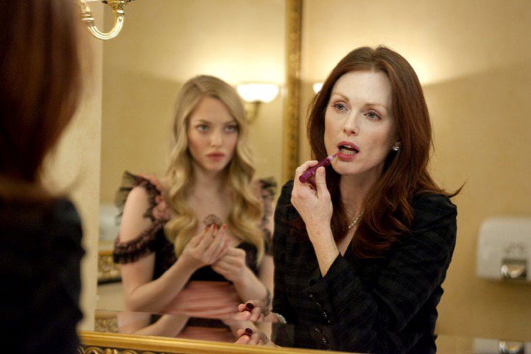 美妝保養品牌L'Oreal Paris 請來了資深紅髮女星茱莉安摩爾加入品牌大使行列。圖／CATCHPLAY提供