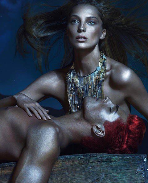 2013春夏VERSACE也請到資深超模Daria Werbowy共同演出春夏廣告。圖／擷取自models.com