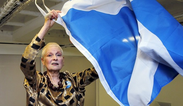 Vivienne Westwood在倫敦裝周高舉蘇獨大旗。圖／路透