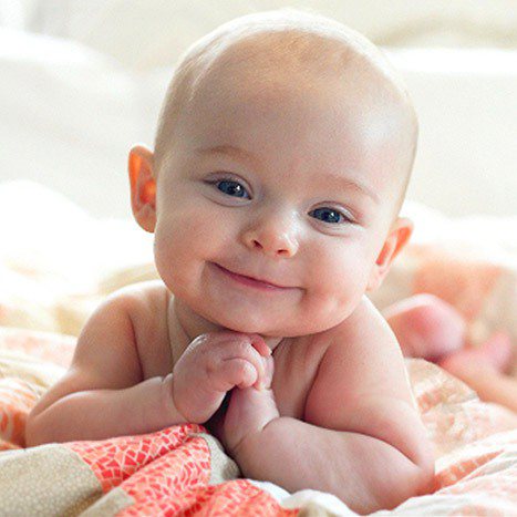 美國老牌嬰兒食品嘉寶（Gerber ）近日隆重宣布他們的最新代言人，才七個月大的女嬰 Grace 將成為品牌2015年產品的全新肖像代表。圖／擷自usmagazine