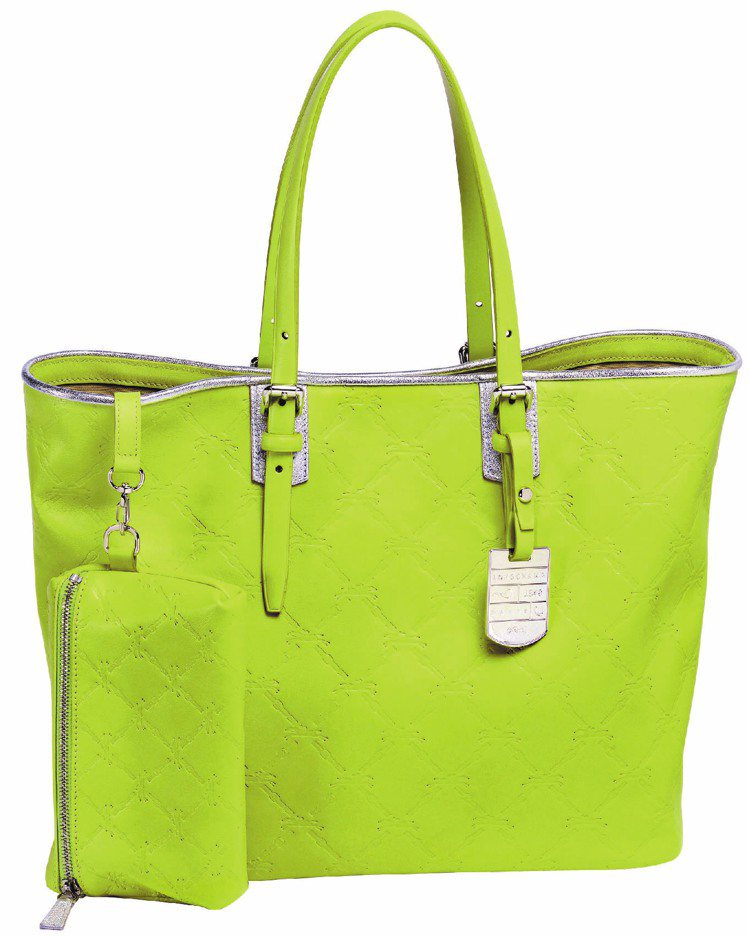 LM CUIR萊姆綠限定訂製新色包款，大款售價24,300元，小款21,100元。圖／Longchamp提供