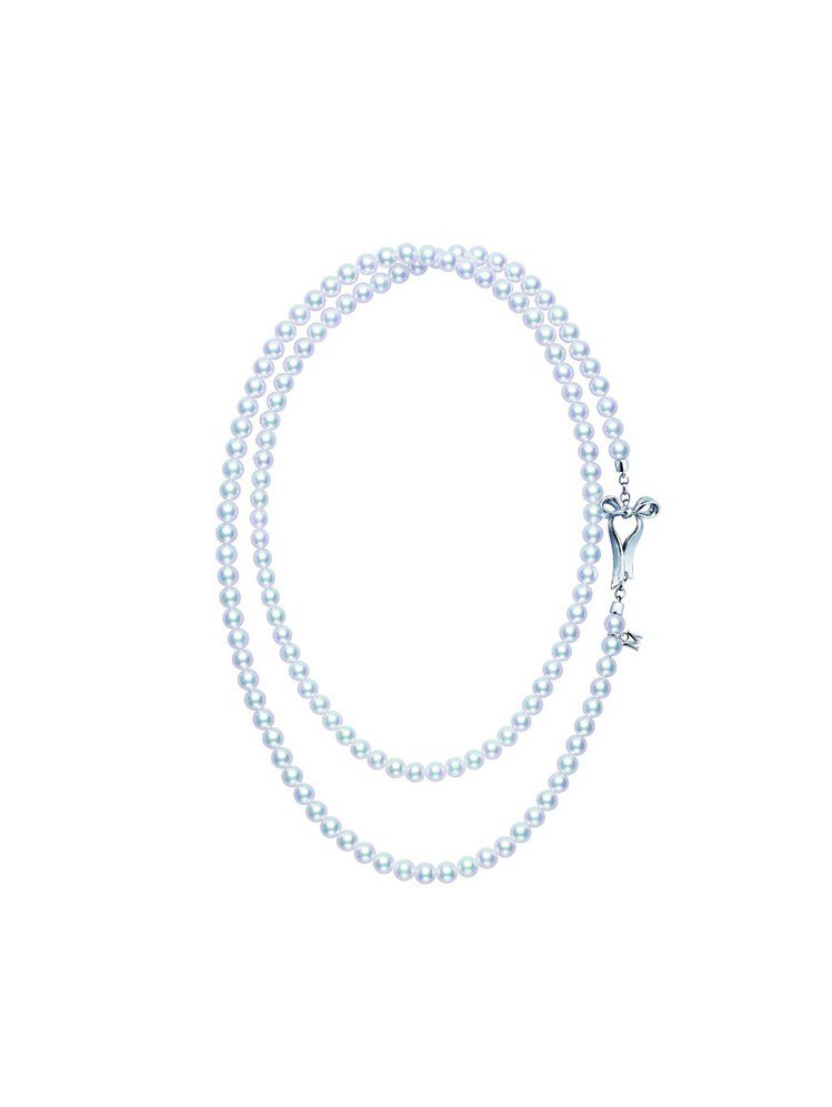 120周年珍珠串鍊，結合蝴蝶結釦飾，可變化成雙圈配戴，13萬元。圖／MIKIMOTO提供