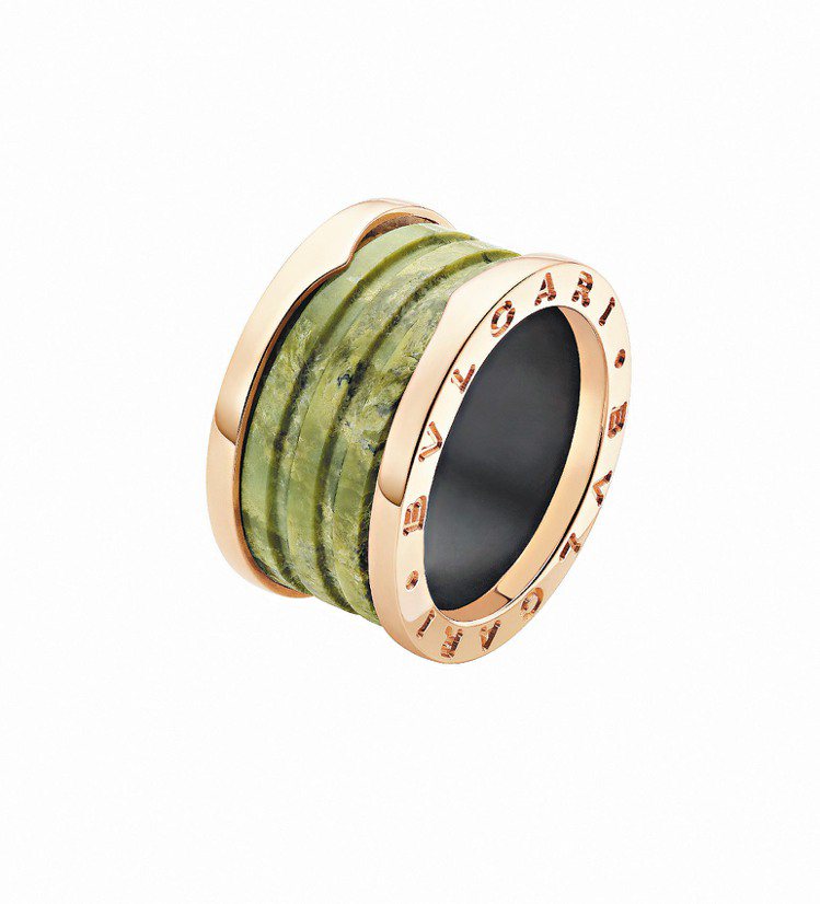 BVLGARI B.zero1玫瑰金硬綠蛇紋大理石戒指，42,100元。圖／BVLGARI提供