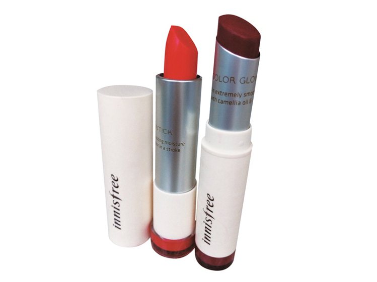 清新女神 芝瑋愛用唇膏：Color Glow Lipstick色號(左起)3號、5號,約NT350／Innisfree。圖／美人誌提供