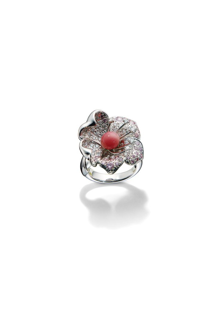 TASAKI 60周年紀念系列prunus染井吉野櫻花 海螺珍珠鑽石戒指，約317萬元。圖／TASAKI提供