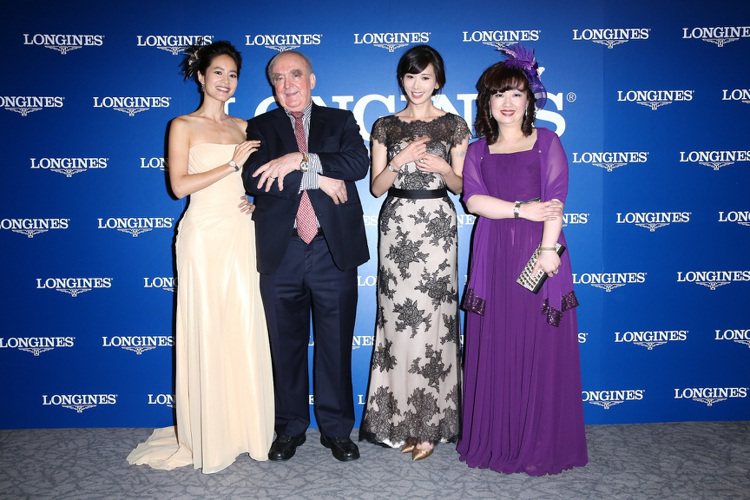 （左起）Janet、浪琴表全球總裁Walter von Känel、林志玲、浪琴表台灣副總經理張正勳。圖／浪琴表提供
