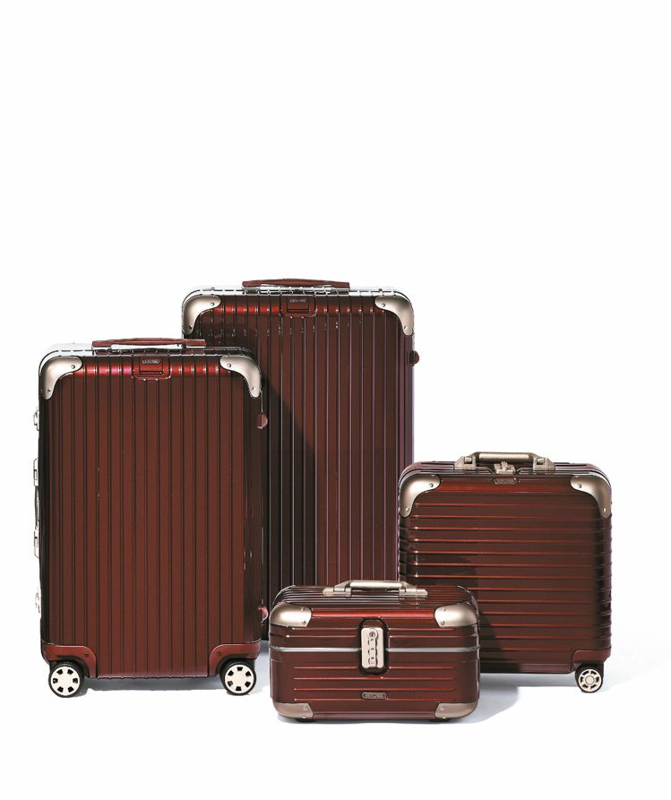 RIMOWA Limbo系列寶石紅行李箱，14,790元起。圖／RIMOWA提供
