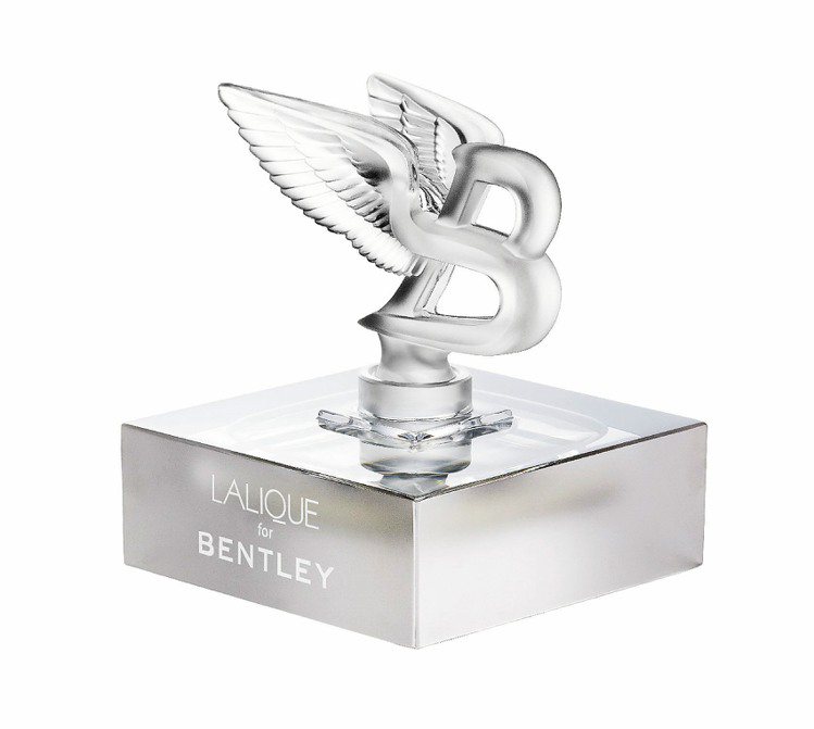 「LALIQUE for BENTLEY Crystal Edition」限量版水晶香水瓶。圖／LALIQUE x BENTLEY提供