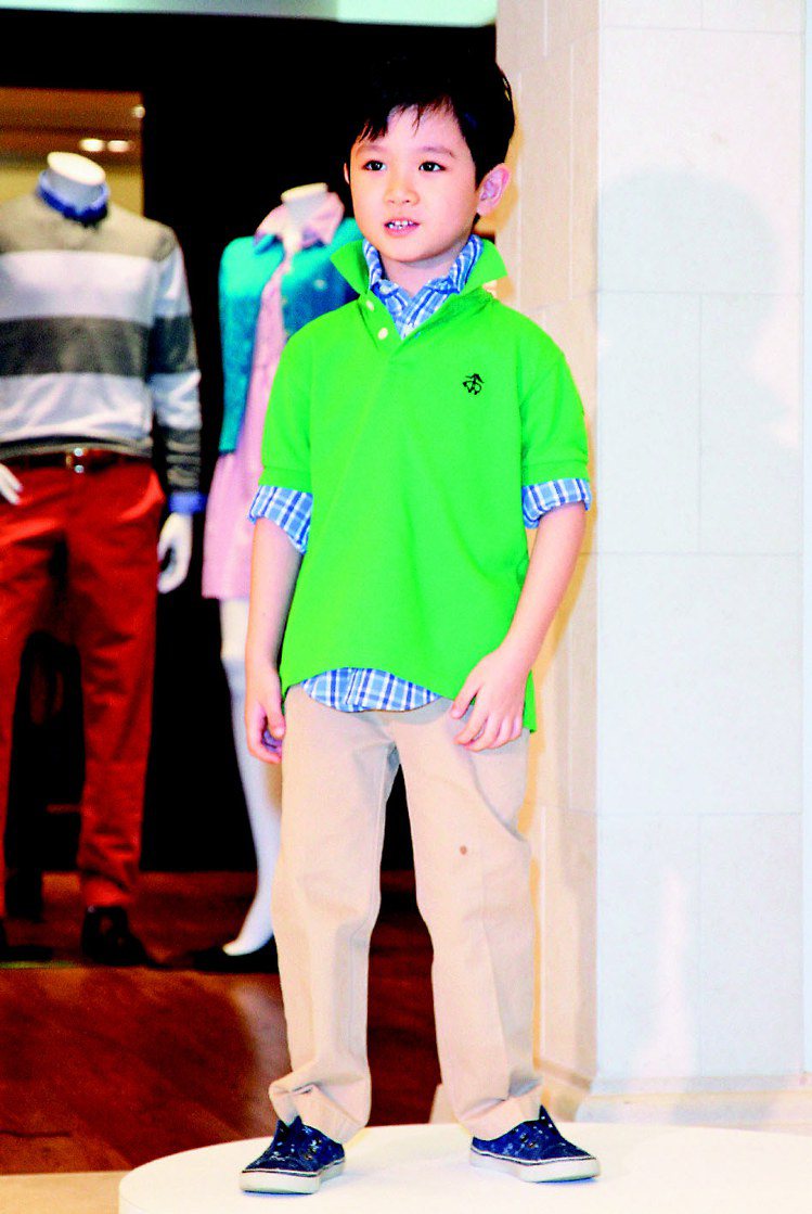 ?Brooks Brothers春夏童裝以多色繽紛組合，展現摩登時尚。記者陳俊吉／攝影