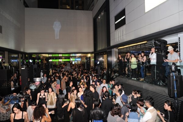 亞裔設計師Alexander Wang正式進駐香港，計畫2012年底前於中國開設14家店。圖／she.com.tw