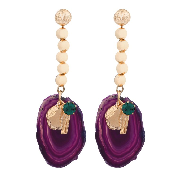 YSL所販售的珠寶配件承襲品牌精神，彰顯女性一貫的優雅氣質。圖／YSL；文／美麗佳人提供