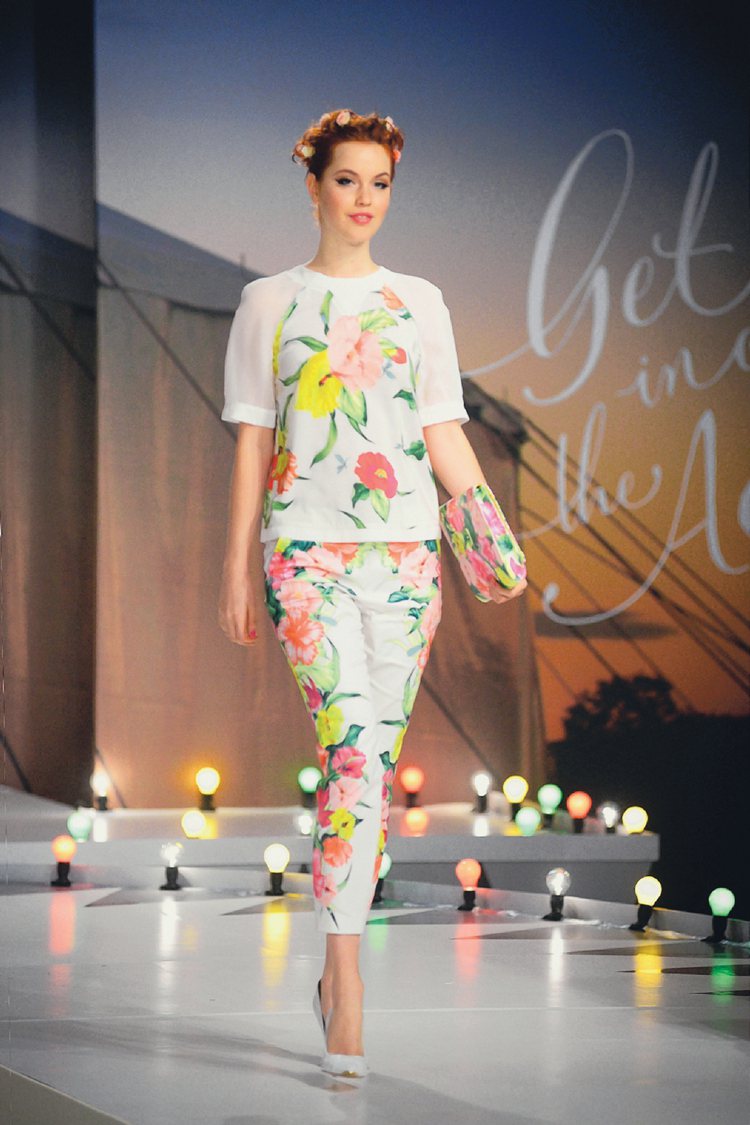 Ted Baker 女裝以時尚摩登設計結合經典英式花園素材，繽紛綻放。圖／各品牌提供