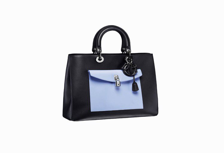 Diorissimo包款加入外口袋設計，實用且強調出女性商務行動幹練。圖／Dior提供