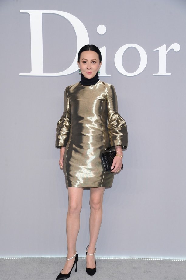 劉嘉玲穿Dior亮面絲緞小禮服，光芒四射。圖／ Dior提供