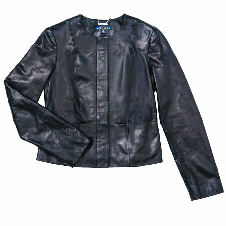 Brooks Brothers黑色小羊皮短版皮衣，39,800元，獨家限量約10件。圖／迪生提供