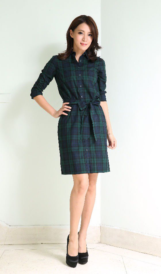 王思平穿Brooks Brothers最熱賣的襯衫洋裝 。圖／迪生提供