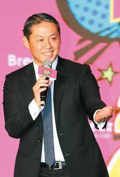 微風廣場執行常務董事廖鎮漢，昨天在記者會上，宣布微風松高24日正式開幕。記者于志旭／攝影