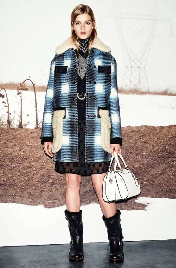 復古潮流的2015 COACH秋季女裝具有美式隨性風味。圖／COACH提供